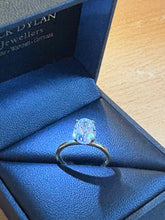 Load image into Gallery viewer, Oval Engagement Ring
