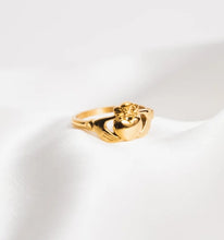 Load image into Gallery viewer, Classic Claddagh Ring