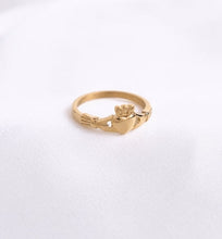 Load image into Gallery viewer, Dainty Claddagh Ring