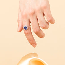 Load image into Gallery viewer, Lotus Ladies Royal Ring