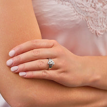Load image into Gallery viewer, SILVER PLAIN TRINITY KNOT RING