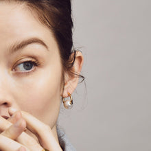 Load image into Gallery viewer, Ti Sento Pearl Hoop Earring