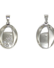 Load image into Gallery viewer, Sterling SIlver Flower Locket
