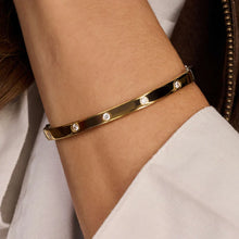 Load image into Gallery viewer, Classic Zirconia Bangle
