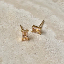 Load image into Gallery viewer, 24Kae Earring stud with rectangular colored stone

