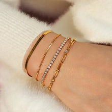 Load image into Gallery viewer, Gold Box Chain Bracelet
