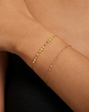 Load image into Gallery viewer, Zoom Gold Textured Chain Bracelet
