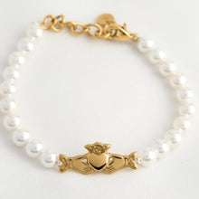 Load image into Gallery viewer, Claddagh Pearl Bracelet
