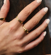 Load image into Gallery viewer, Dainty Claddagh Ring
