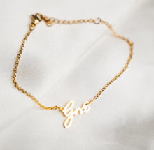 Load image into Gallery viewer, Grá Bracelet
