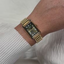 Load and play video in Gallery viewer, Cluse Belisenna
