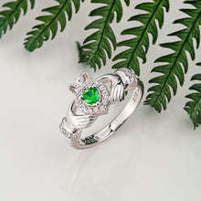 Load image into Gallery viewer, GREEN CUBIC ZIRCONIA SILVER CLADDAGH RING

