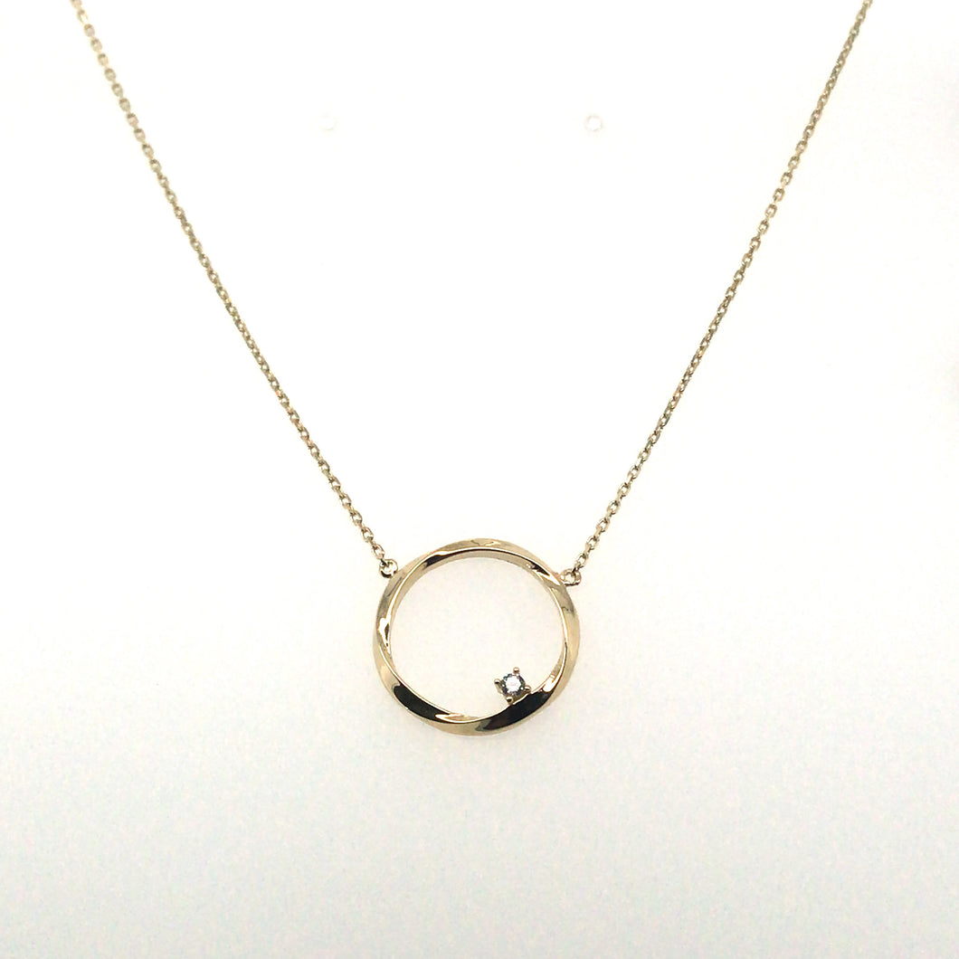 9ct Yellow Gold Circle with Cubic Zirconia Pendant